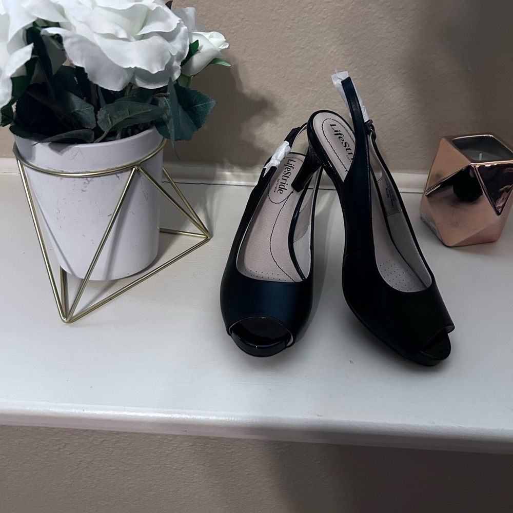 Life Stride Elegant Black Slingback Heels ***New***
